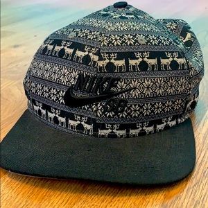 Nike SB Snapback Christmas Edition